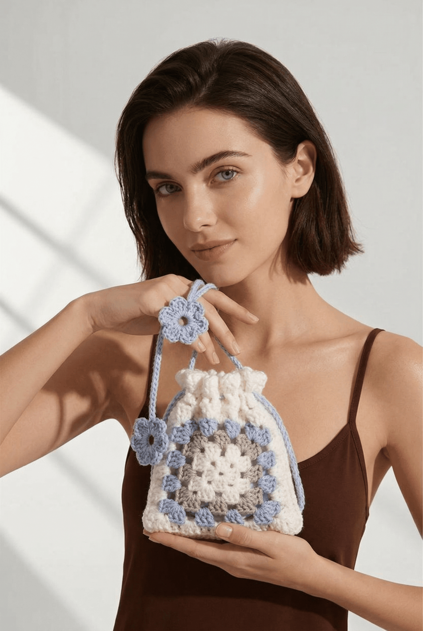 Mini Sac Crochet – Blanc, Gris & Bleu